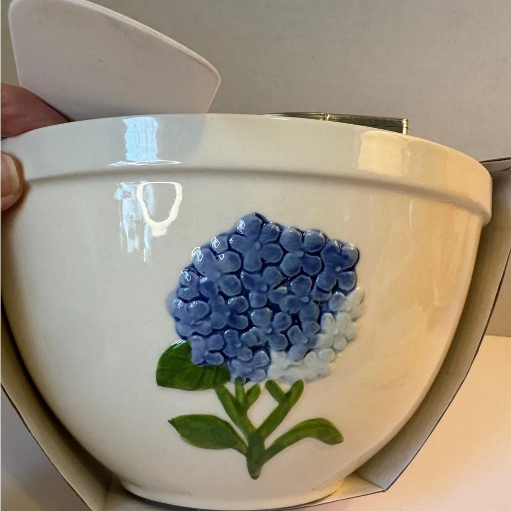🪻Bakeshop Ceramic Floral Mixing Bowl Cookie Cutter and Spatula Set